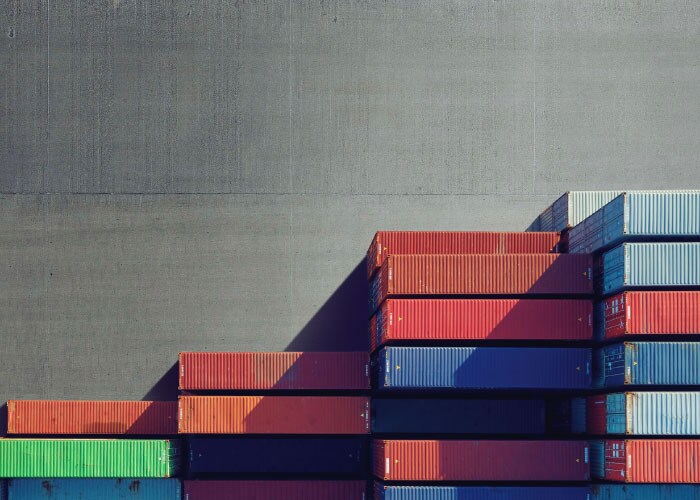 Containers aligned in graph format