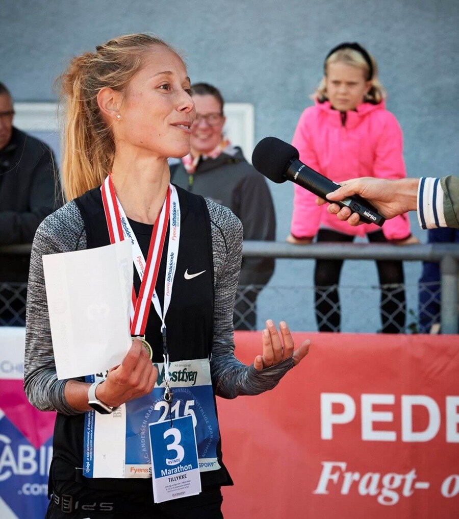 Sandra interviewing at the Danish national marathon championship