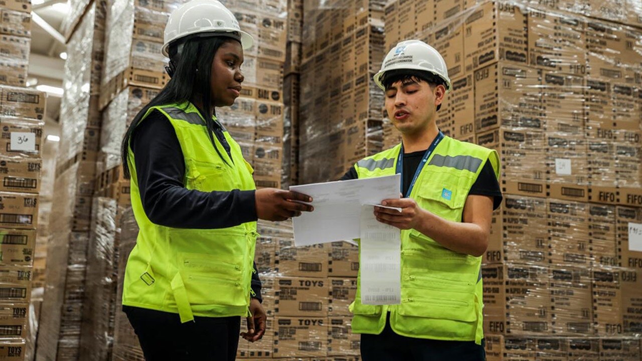 Employees working in the buenaventura warehouse